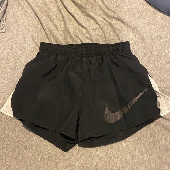 XS nike shorts - Picture 1 of 3